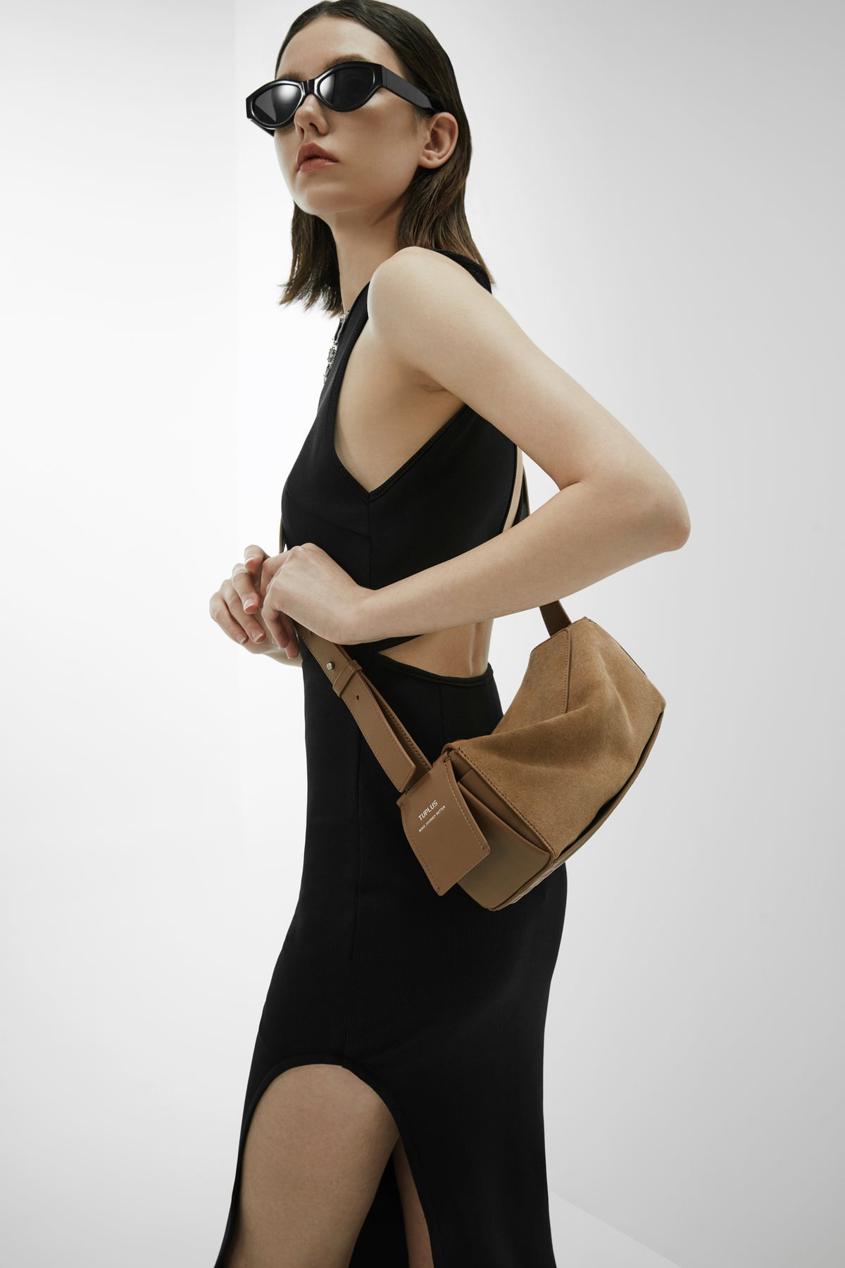 #color_Tawny Brown
